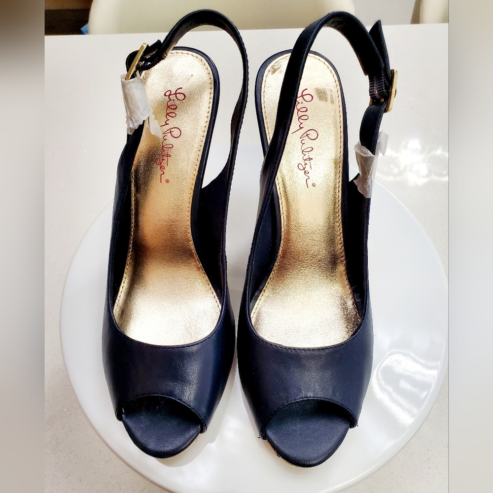 Lilly Pulitzer - Navy wedge slip on sandals - Size 10 fits like 9
